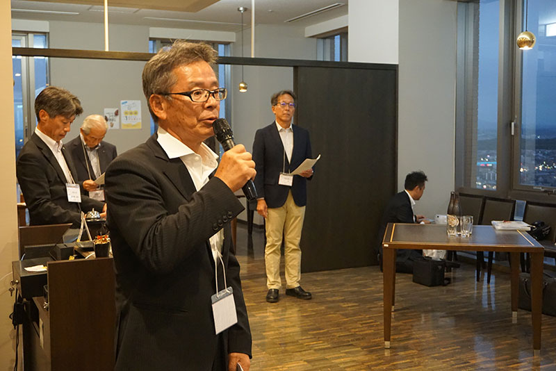 鈴木同窓会長あいさつ